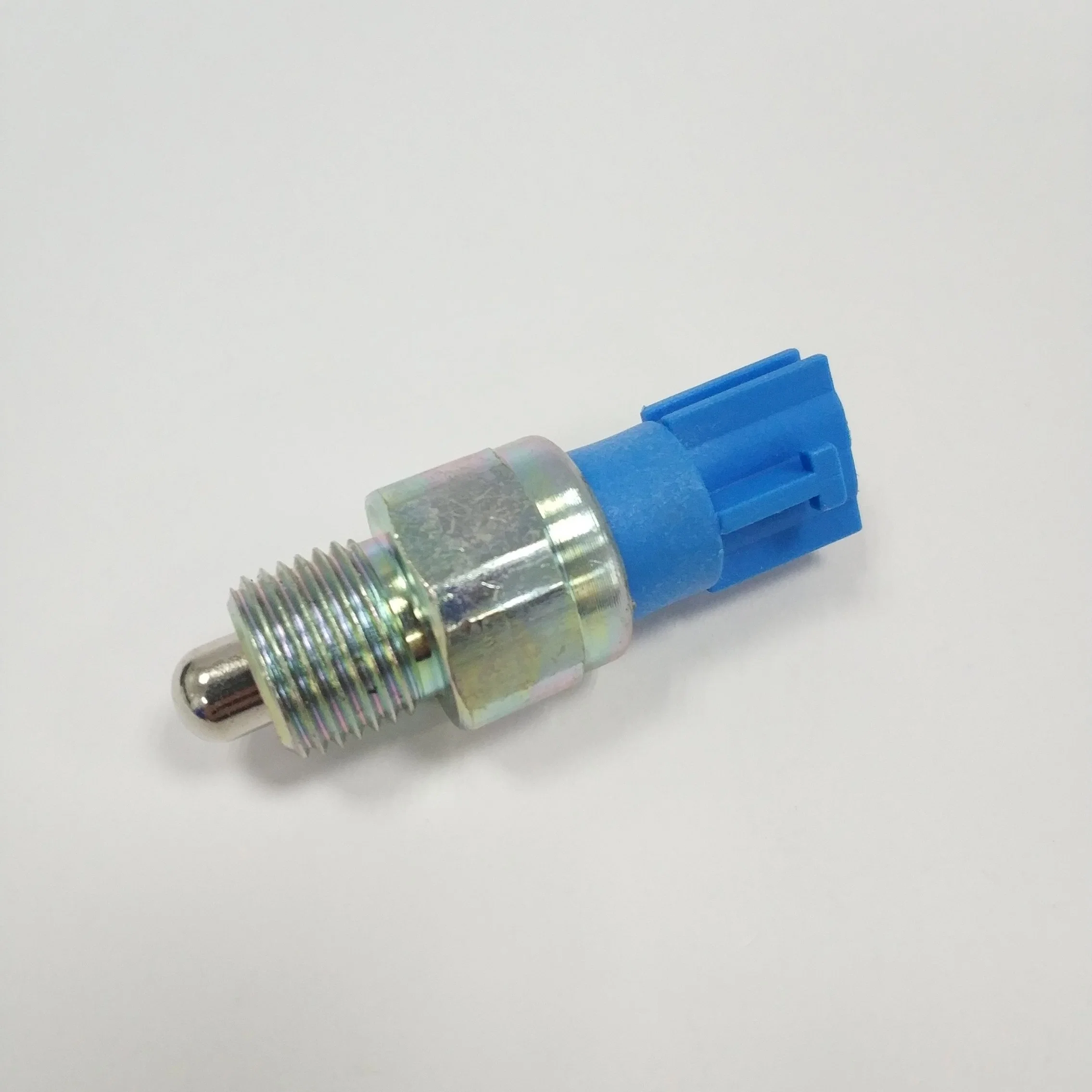 4496964 93860- 39900 AC05-17640 32005-6j000 Back Reverse Light Switch for Nissan Ford Hyundai Mazda