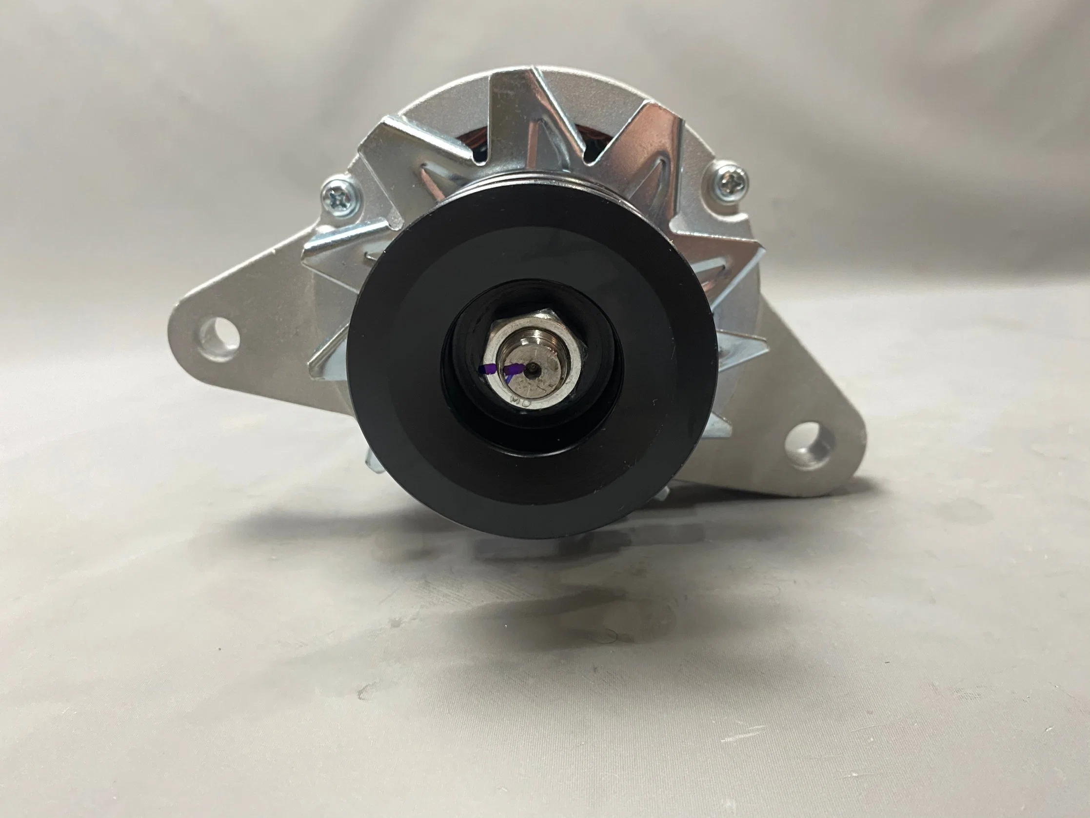 Bo212 12724 Alt, 24V 110A, with Pulley 8s Cal10621/Ca1693/0124655001 Alternator