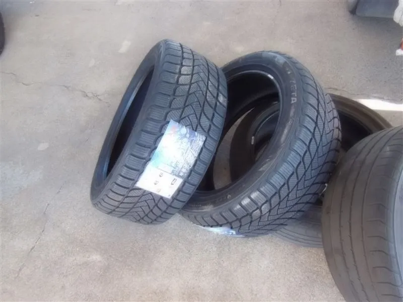 Car Tyres 17 Inch Zeta Brand Antarctica 6 PCR Winter Tires 245/65r17 215/60r17 235/55r17 255/55r18