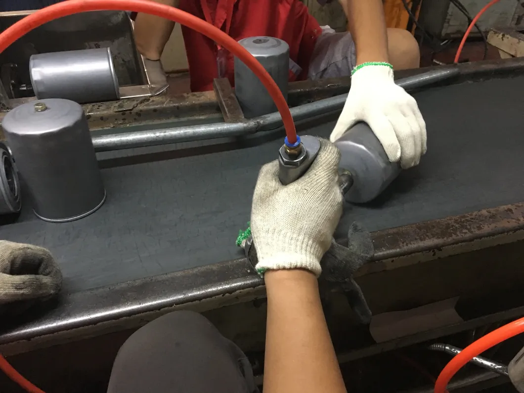 Fuel Filter Element Re60021 Replacement for John Deere 240 250 260 5103 5105 5203 5204 5205