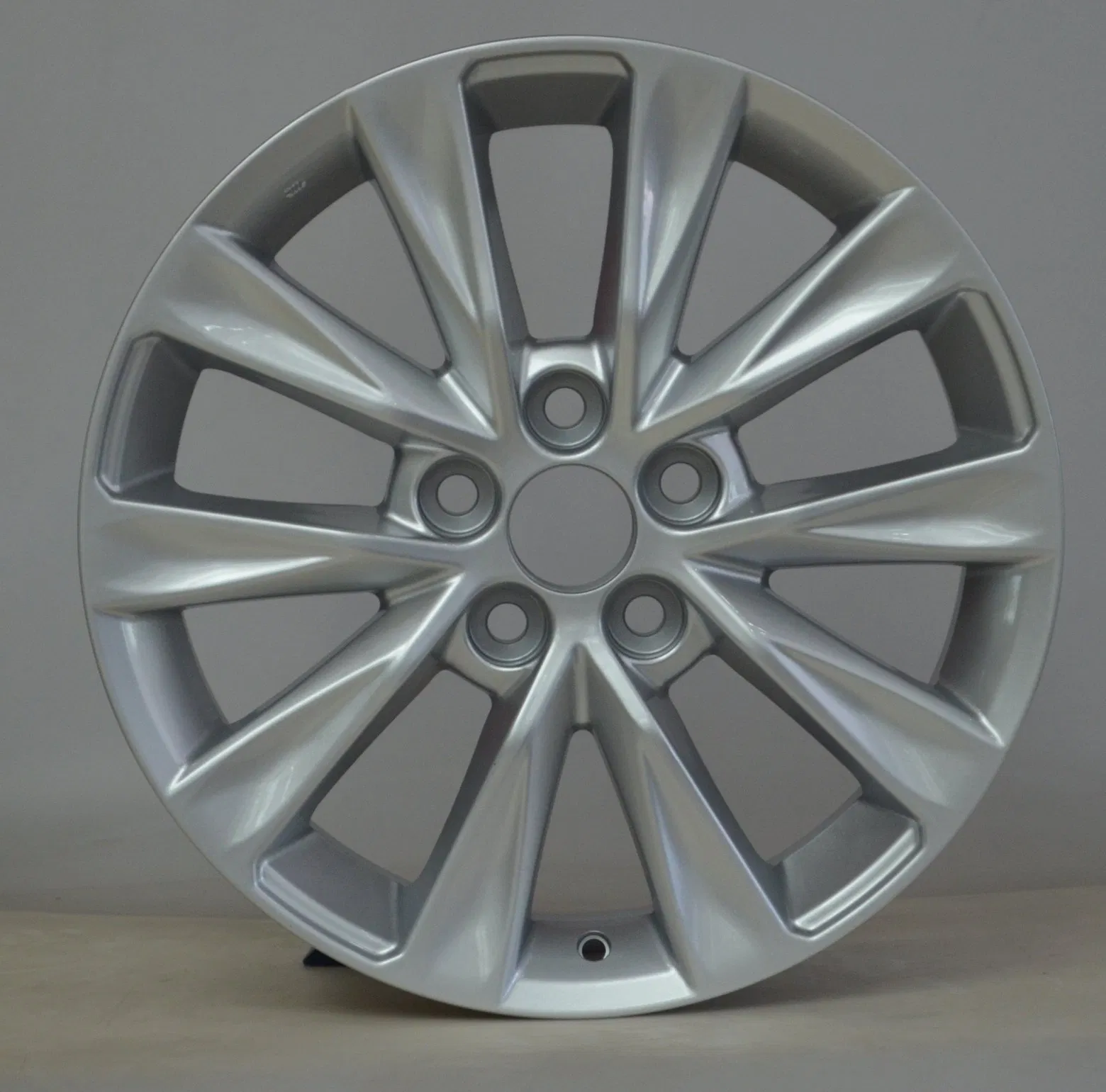 Passenger Car Tires Wheel Hub Best Price 17X8.0 Inch Alloy Wheel Auto Parts PCD 5X112-120 Wheel Hub