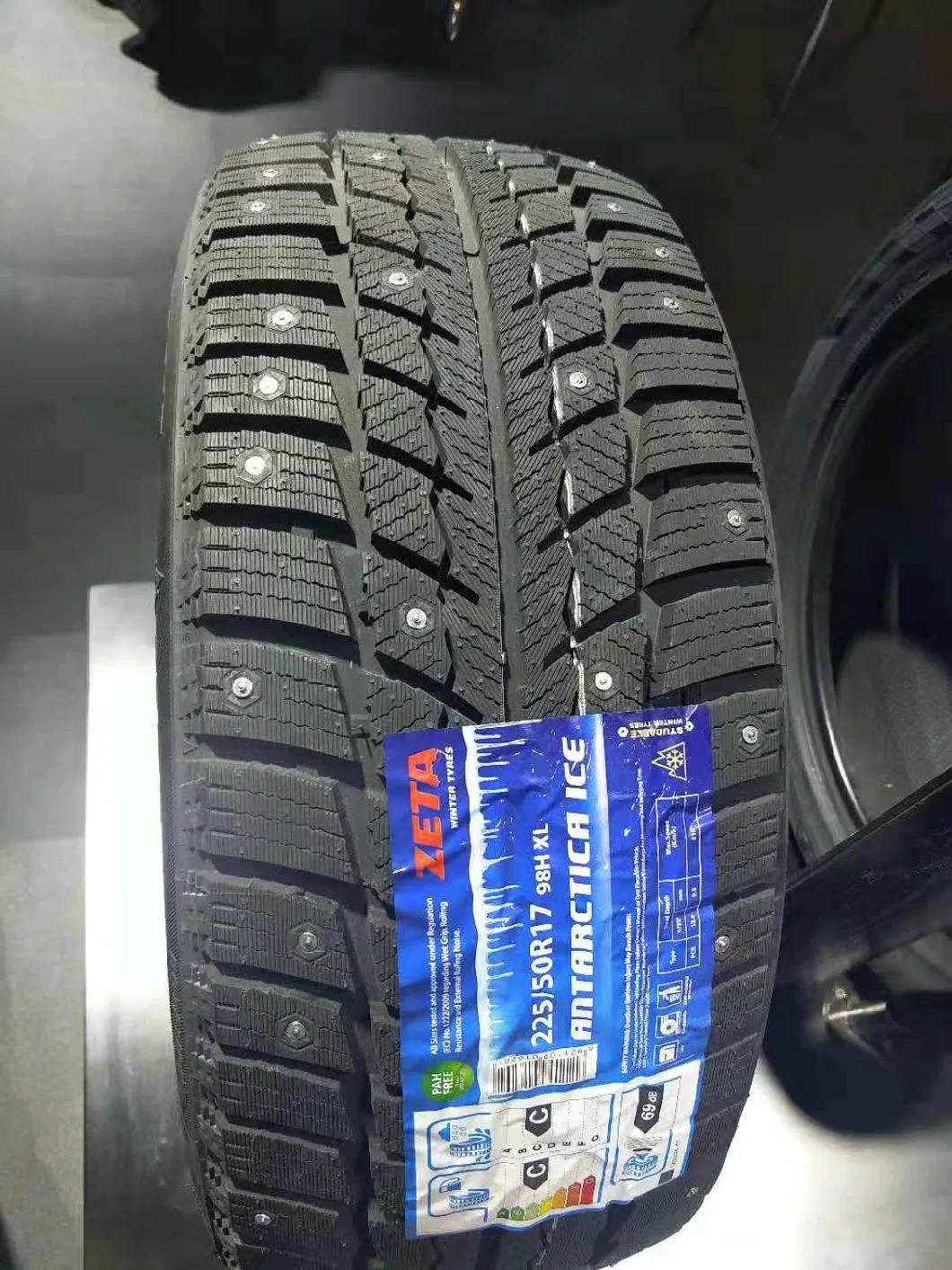 Winter Passanger Car Tire SUV Tire with Stud 275/50r21 245/45r20 275/40r20 315/35r20 235/65r16c Studded Winter Tire